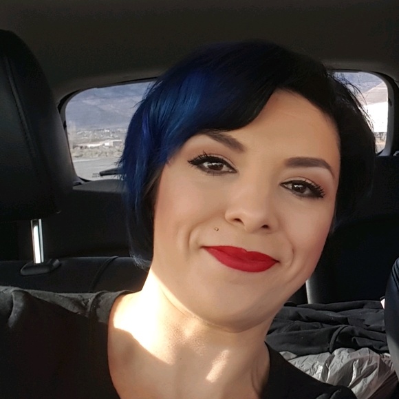 Meet your Posher, Jodie - Picture 1 of 1